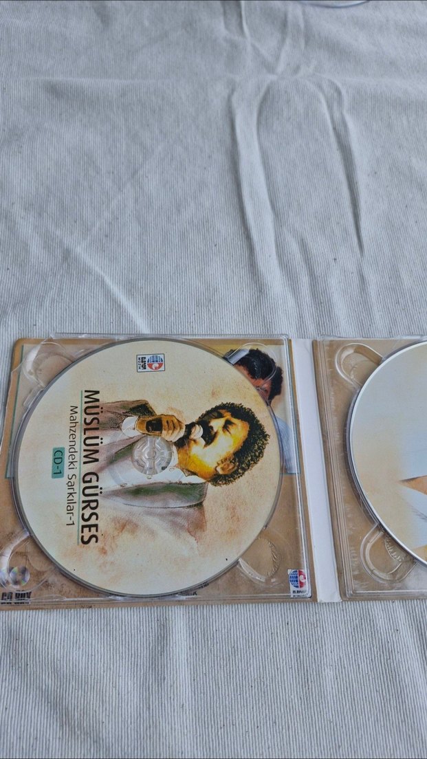 Müslüm Gürses - Mahzendeki Şarkılar 1-2 CD Seti - Görsel 3