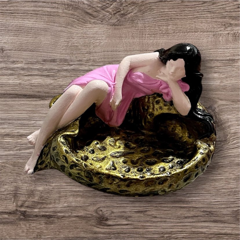 Kadın Figürlü küllük,Biblo - Görsel 2