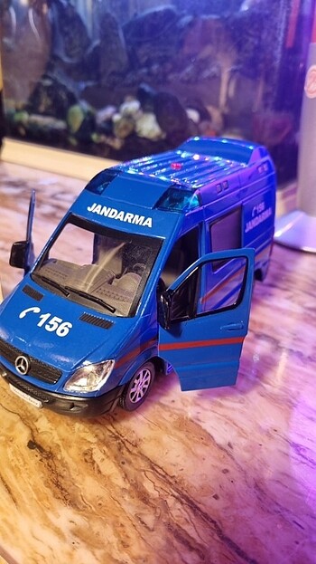  Beden Jandarma Minibus