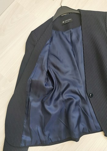 Ceket etek takım
Lacivert hafif grimsi çizgili
Temiz kusuru yok - Görsel 4