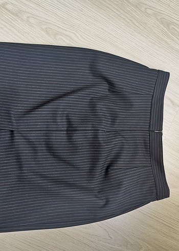 Ceket etek takım
Lacivert hafif grimsi çizgili
Temiz kusuru yok - Görsel 5