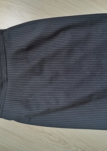 Ceket etek takım
Lacivert hafif grimsi çizgili
Temiz kusuru yok - Görsel 6