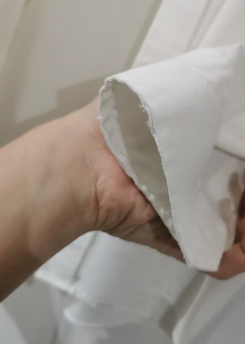 Beyaz Erkek Klasik Gömlek  kol kısmında hafif sökük var - Görsel 3