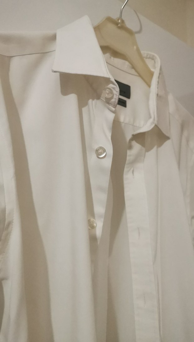 Beyaz Erkek Klasik Gömlek  kol kısmında hafif sökük var - Görsel 4