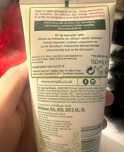 Simple Nemlendirici Yüz Temizleme Jeli