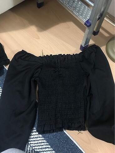 ÖNDEN BAĞLAMALI İPLİ BLUZ