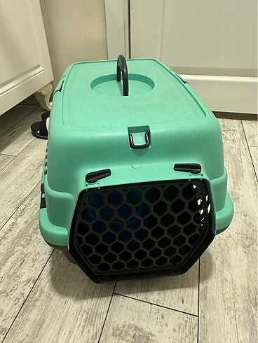 Kedi köpek taşıma yuvası