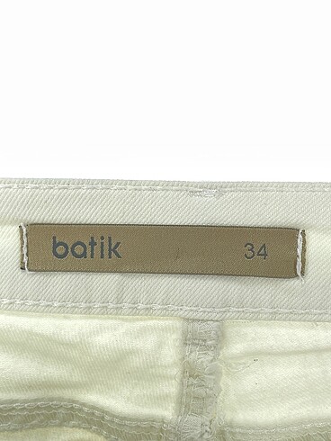 34 Beden beyaz Renk Batik Jean / Kot %70 İndirimli.