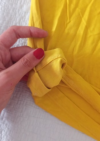 Sarı V Yaka Kadın Tişört - Görsel 2