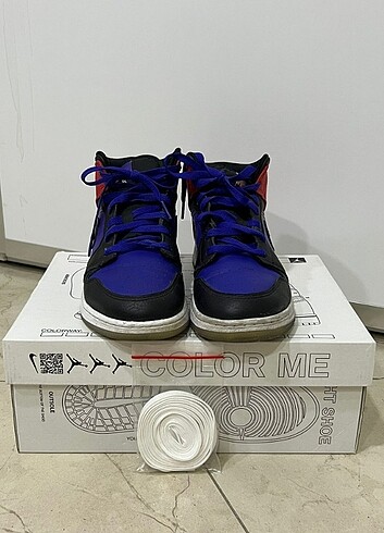 Jordan 1 Mid 