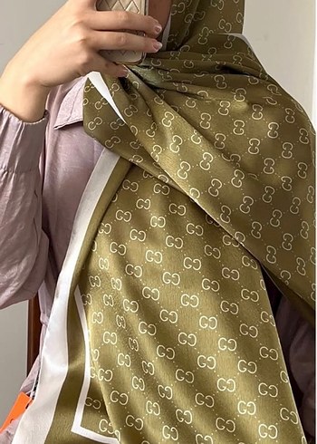  Beden Gucci vual ipek şal