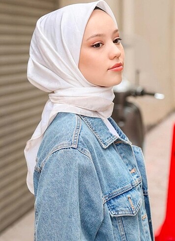 Beden Hint ipek monogram eşarp