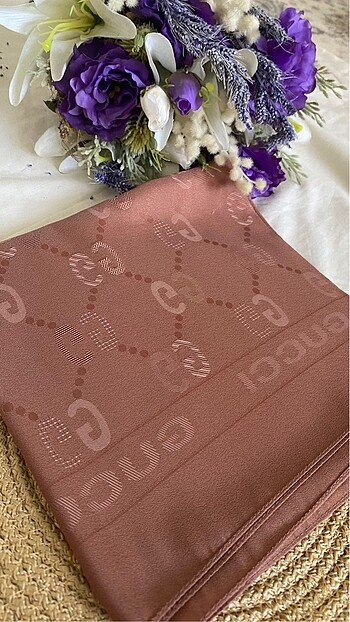 Gucci eşarp