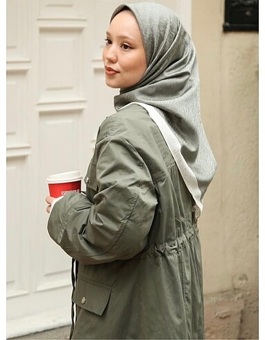 Hint ipek monogram eşarp