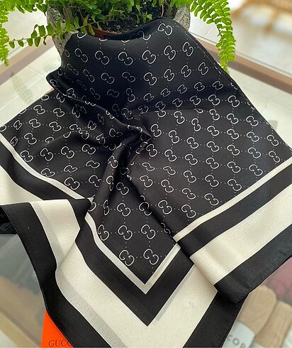 Gucci vual eşarp