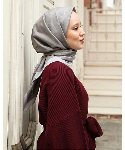 Beden Hint ipek monogram eşarp