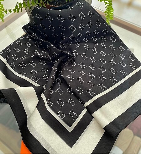 Gucci vual eşarp