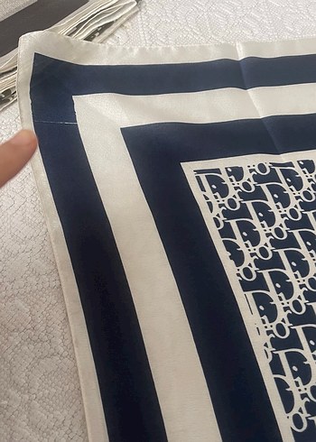 Dior vual ipek eşarp - Görsel 7