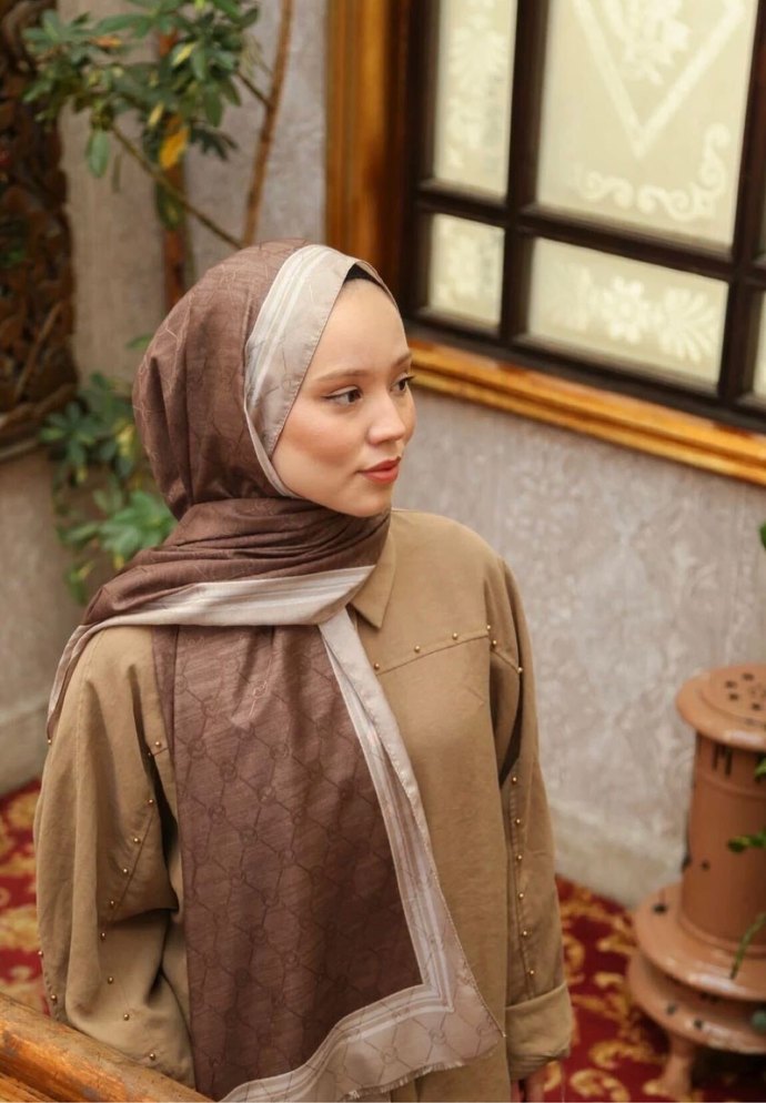 Hint ipek monogram şal - Görsel 3