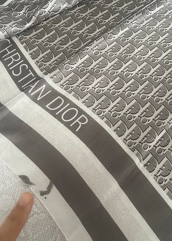 Dior vual ipek eşarp - Görsel 3