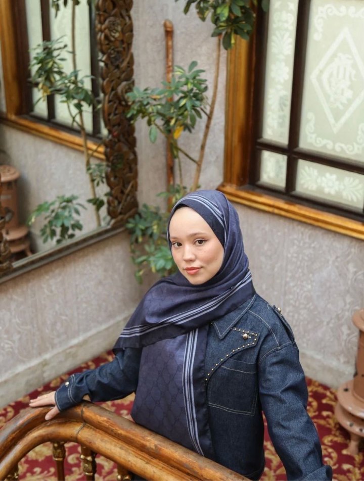 Hint ipek monogram şal - Görsel 2