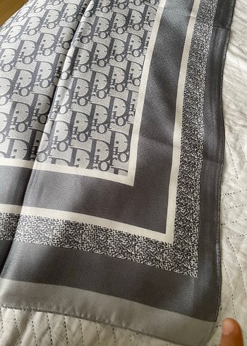 Beden Christian Dior vual ipek eşarp