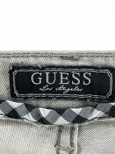 26 Beden gri Renk Guess Jean / Kot %70 İndirimli.