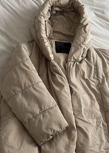 s Beden Stradivarius Bej Kadın Puf Mont, Midi Boy, Basic Model