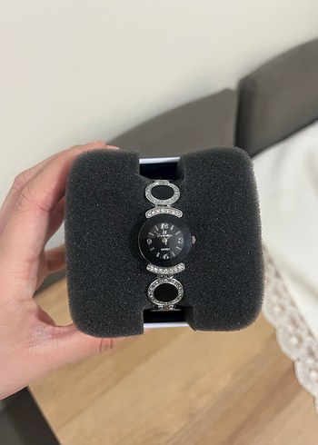 Klasik Siyah Taşlı Kadın Saati - Görsel 2