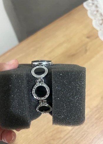 Klasik Siyah Taşlı Kadın Saati - Görsel 4