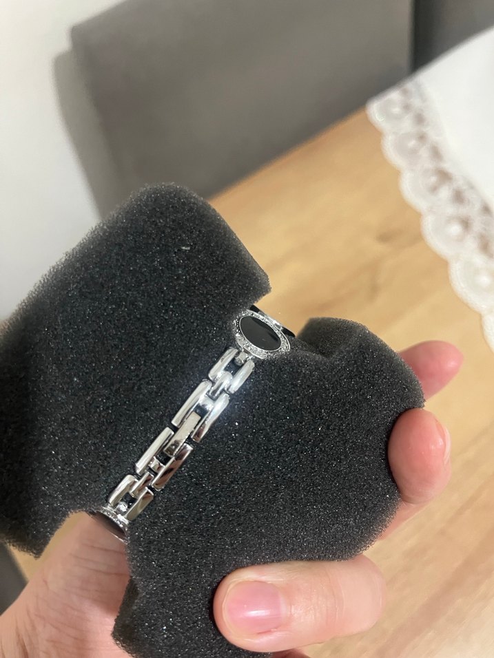 Klasik Siyah Taşlı Kadın Saati - Görsel 3