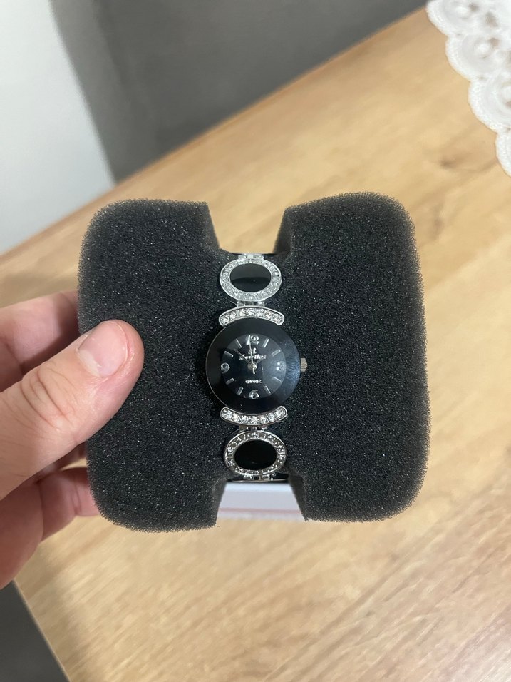 Klasik Siyah Taşlı Kadın Saati - Görsel 5