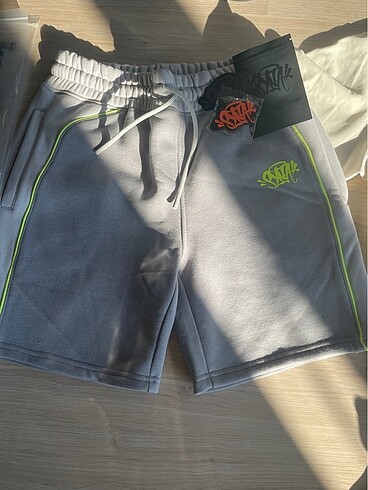 Syna Gray/Neon green Short