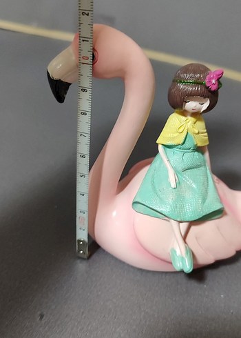 Pembe Flamingo ve Kız Figürü - Görsel 4