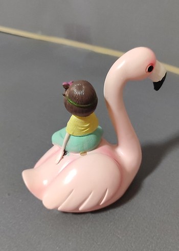 Pembe Flamingo ve Kız Figürü - Görsel 2
