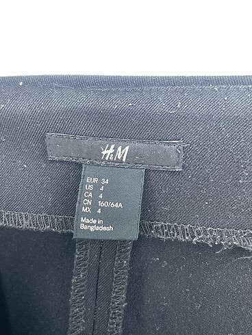 34 Beden siyah Renk H&M Mini Etek %70 İndirimli.