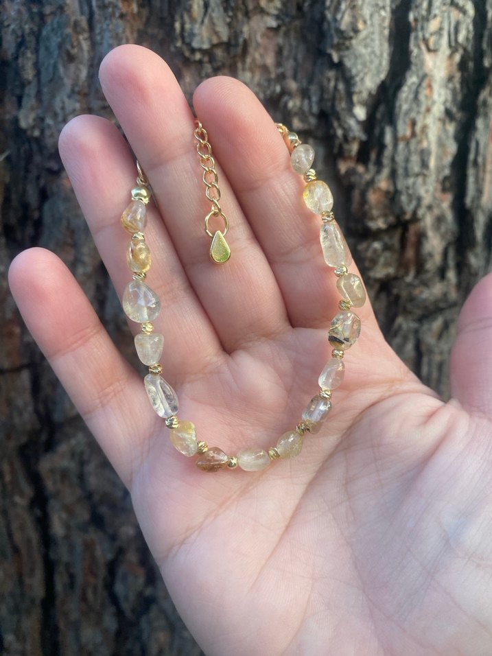 Mini Amorf Sitrin Zincir Detaylı Altın Bileklik - Görsel 3