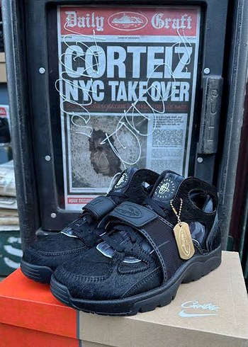 Corteiz x Nike Air Trainer Huarache Onyx