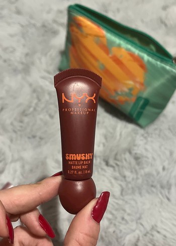 NYX NYX Mat Ruj Balmı Burgundy