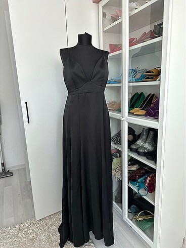 Büyük beden siyah abiye elbise adil ışık