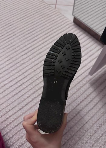 Hotiç Yılan Desenli Siyah Deri Topuklu Bot - Görsel 4