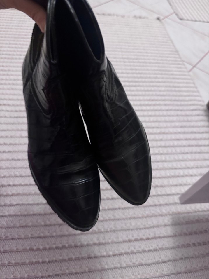 Hotiç Yılan Desenli Siyah Deri Topuklu Bot - Görsel 5