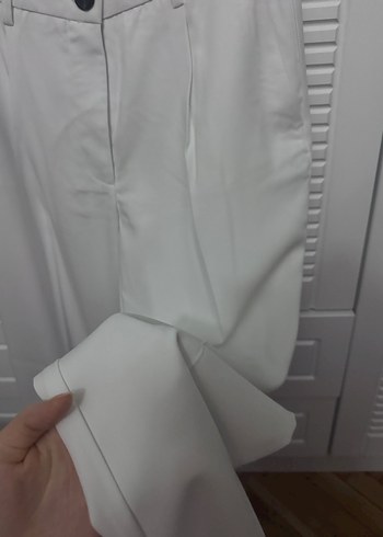 Kadın Beyaz Kumaş Pilili Kumaş Pantolon - Görsel 2