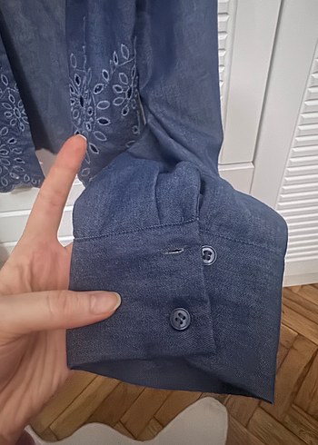 Zara Nakış Detaylı Düğmeli Denim Kadın Gömlek - Görsel 5