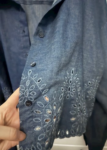 Zara Nakış Detaylı Düğmeli Denim Kadın Gömlek - Görsel 4