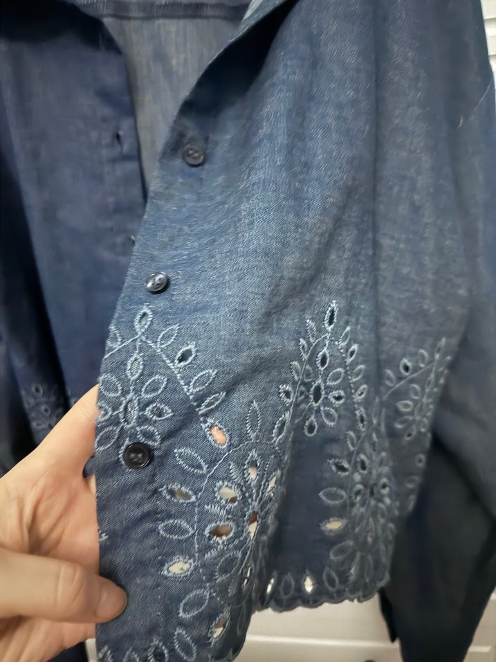 Zara Nakış Detaylı Düğmeli Denim Kadın Gömlek - Görsel 4