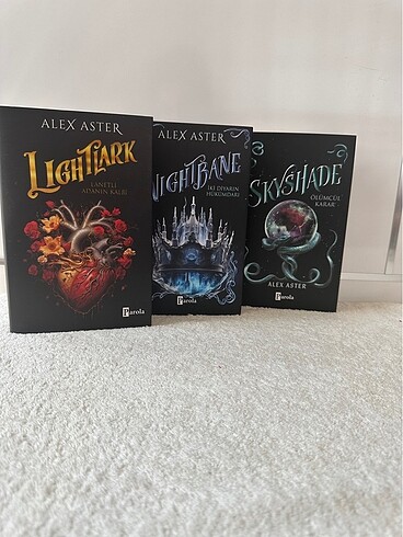 Lighlark - Lightbane - Skyshade - Alex Aster ciltli sıfır kitap