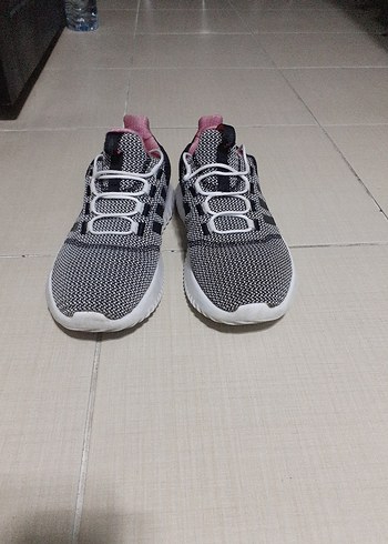 Adidas 40 numara orijinal Adidas ayakkabı tertemiz