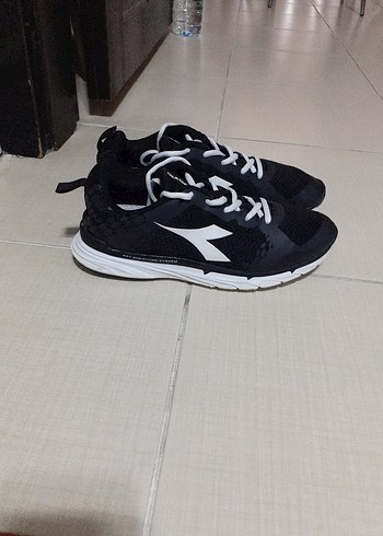 Diğer Siyah Beyaz Normcore Spor Ayakkabı diadora ayakkabı klimalı