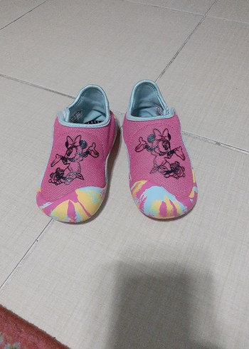 24 numara orjinal Adidas ayakkabı tertemiz